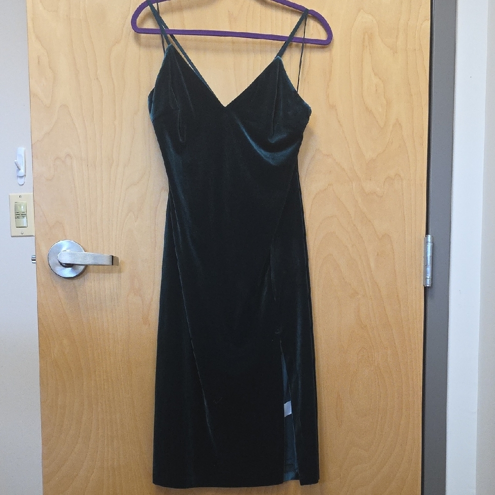 Express Emerald Green Velvet Midi Dress